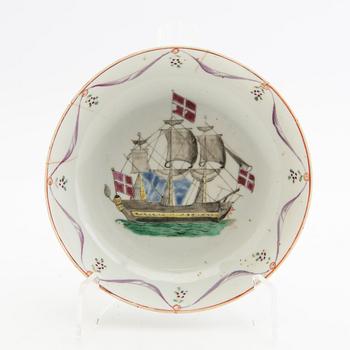 Fats, 18th century, Qianlong (1736-95), porcelain.