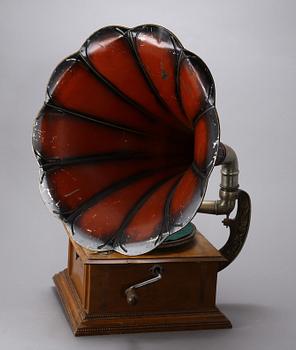 TRATTGRAMMOFON, 1900-talets första hälft.