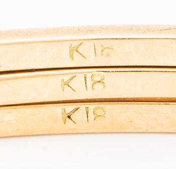 BANGLES, 3 identical, 18K gold,  inner circumference approx 19 cm, no opening mechanism.