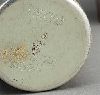 BÄGARE/VASER, 6 st, silver, Sydamerika 1900-talets andra hälft. Vikt tot ca 994 gram.