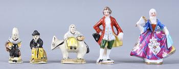 PARTI FIGURINER, 5 st, porslin, bl a Chelsealiknande märke. 1800-/1900-tal.