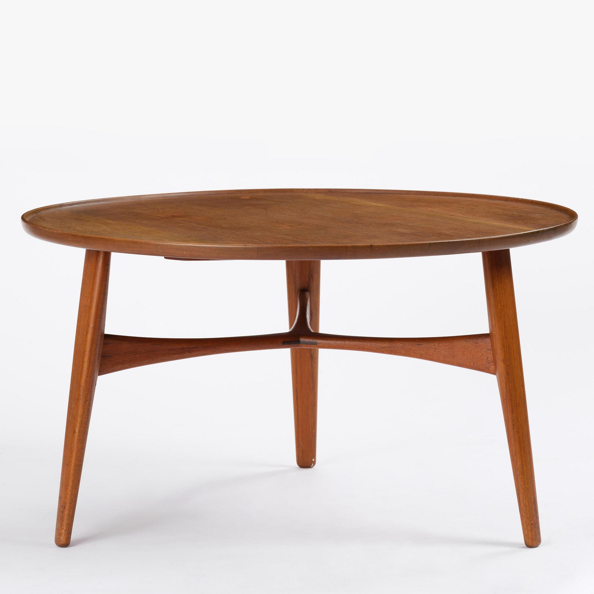 Ejner Larsen & Aksel Bender Madsen, a circular teak table model "1804", cabinetmaker Willy Beck, Copenhagen, 1950s.