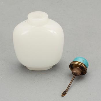 SNUSFLASKA, nefrit, Kina 1900-tal.