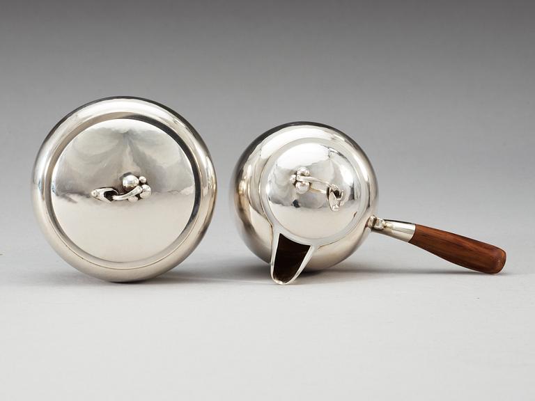 HARALD NIELSEN, gräddkanna och sockerskål,Georg Jensen, Köpenhamn 1933-44, sterling,