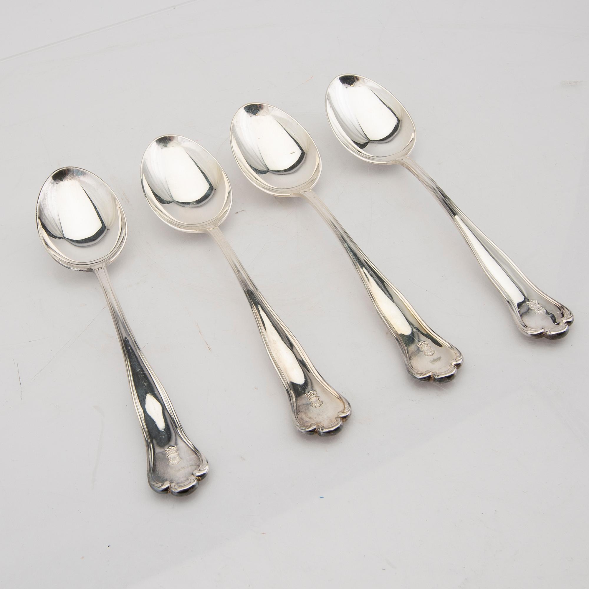 A Swedish 20th century set of 15 silver spoons mark of Hallbergs Stockholm 1948, weight 1352 grams.