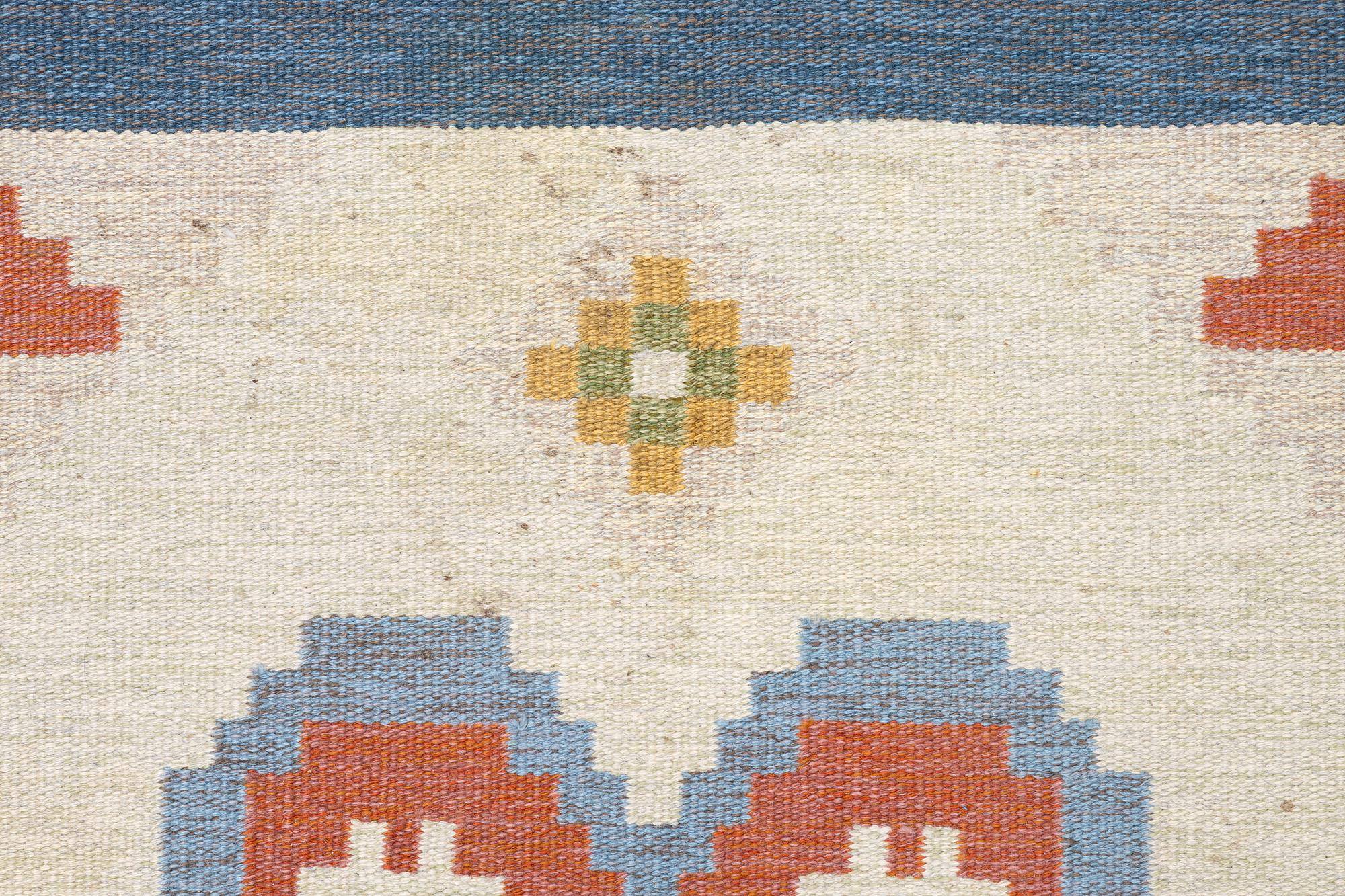 Erik Lundberg, a carpet 'Lister' flat weave c. 206 x 138 cm Vävaregården Eringsboda signed V.