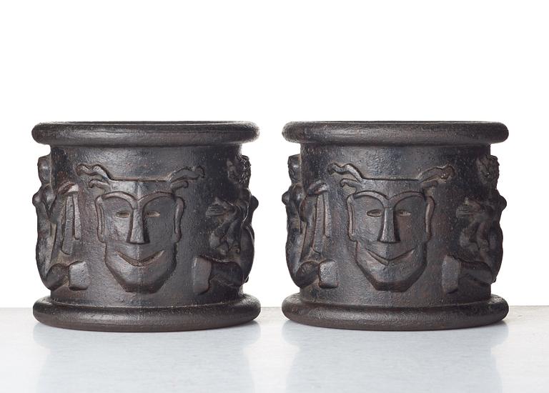 Anna Petrus, a pair of Swedish Grace cast iron garden urns "Blomkruka nr 1", Näfveqvarns Bruk, Sweden.