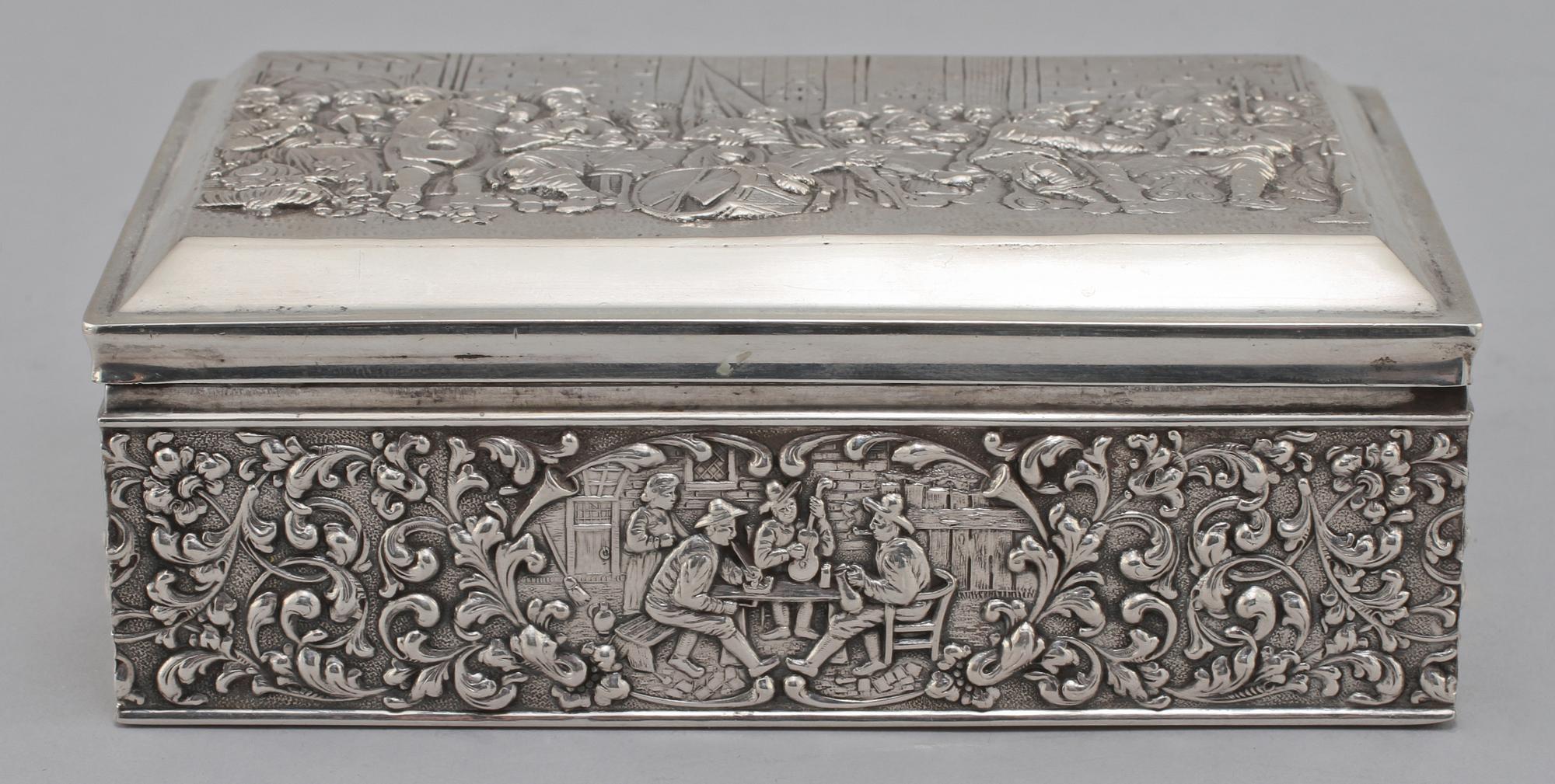 LOCKASK, silver, troligtvis Herbert Hooijkaas, Holland, importstämplad. Vikt 278 g.