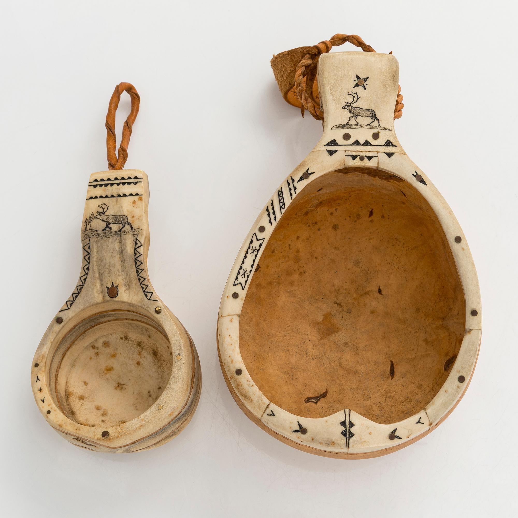 A two piece set of masur birch guksi /cups marked VE, Wilhelm Eriksson, Flakaberg, Sweden.