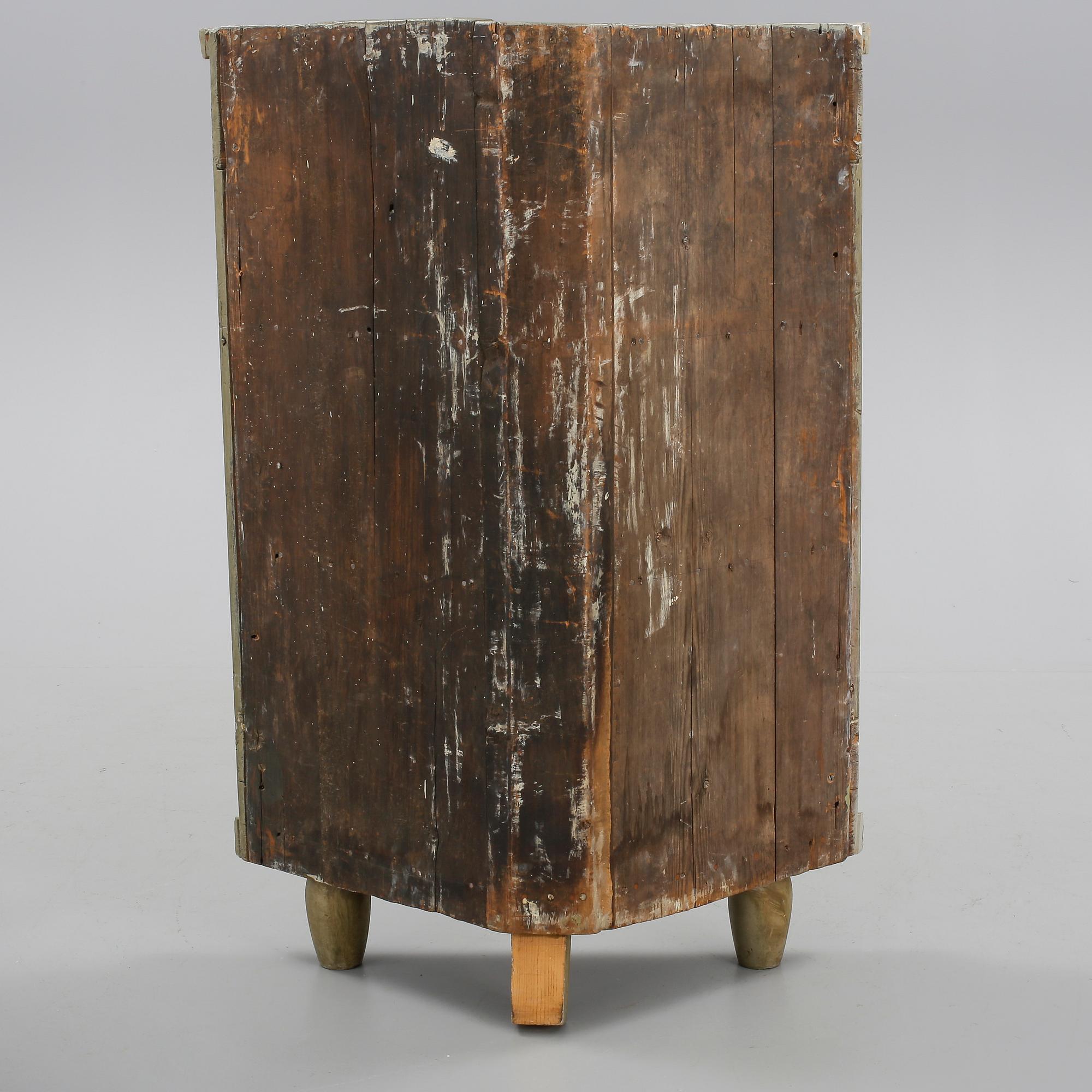 HÖRNSKÅP, 1800-tal.