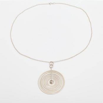 Tapio Wirkkala, Halsband "Silvermåne", sterling silver, Westerback, Helsingfors 1971.