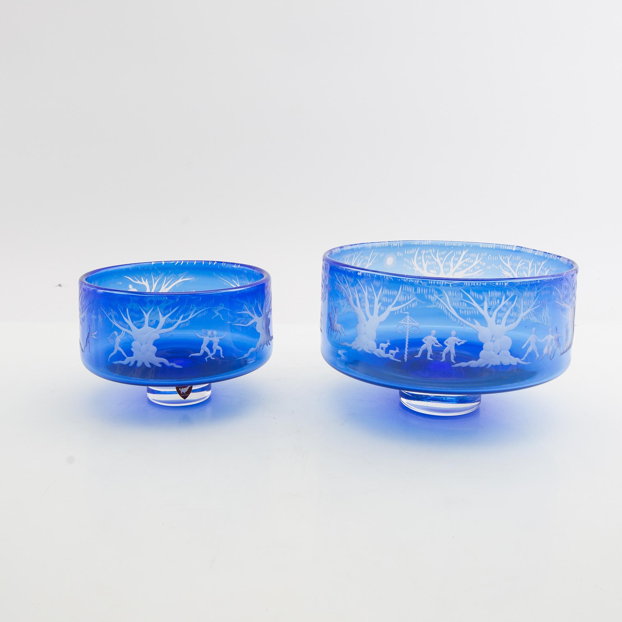 Gunnar Cyrén, two bowls on foot, Orrefors Expo.