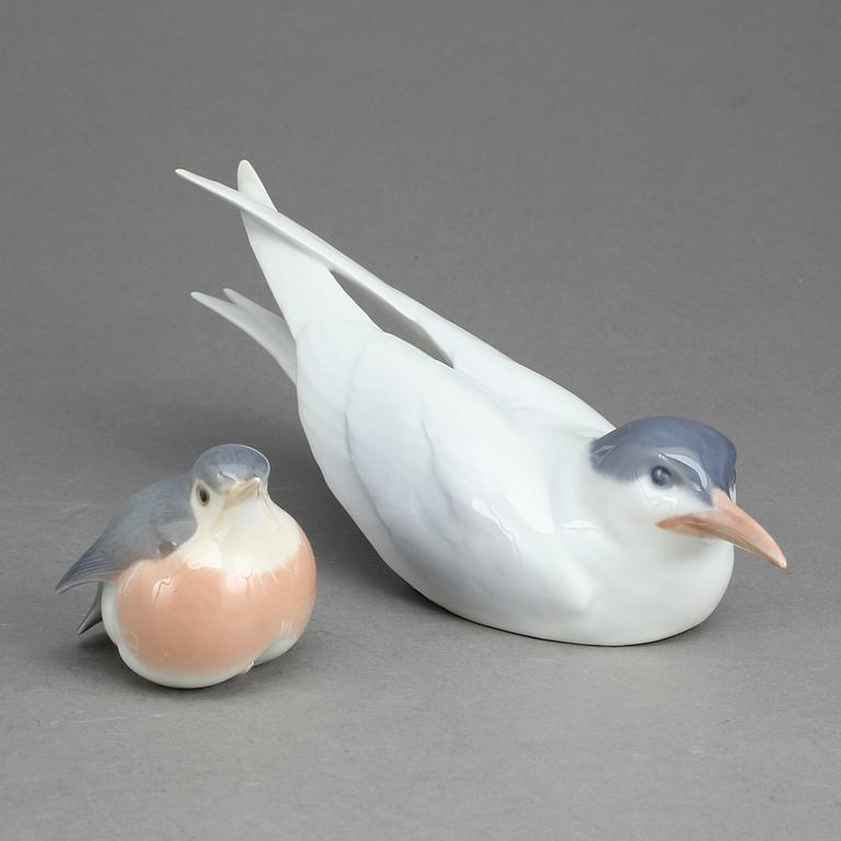 FIGURINER 2 st, Royal Copenhagen, porslin. I form av fåglar.