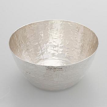 Tapio Wirkkala, A silver bowl, Kultakeskus Hämeenlinna  2001.