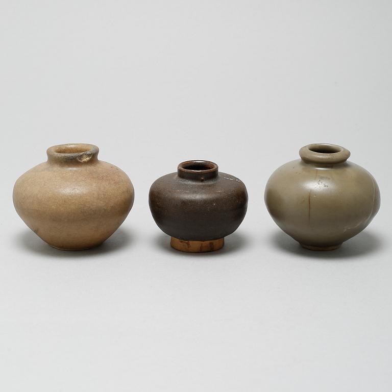 Three ceramic jugs, Souteast Asia, probably Thailand, 16/17th century.