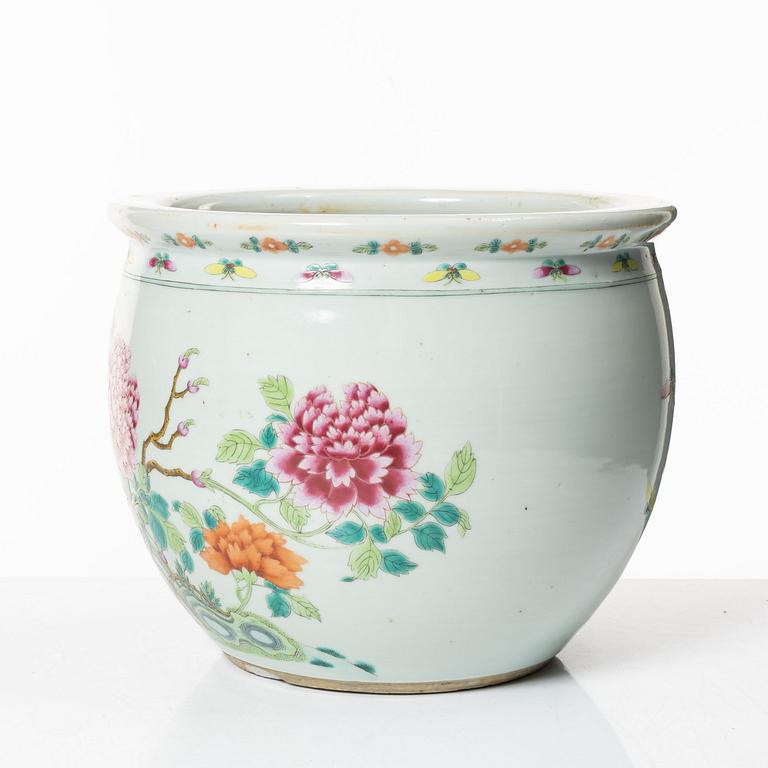 Ytterfoder, porslin, Kina, 1900-tal.