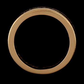 RING, 18k guld med 3 prinsesslipade diamanter, tot 0.30 ct, 2000-tal. Vikt 12 g.