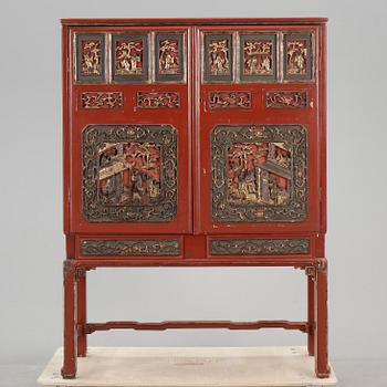 SKÅP, orientaliskt, 1900-tal.