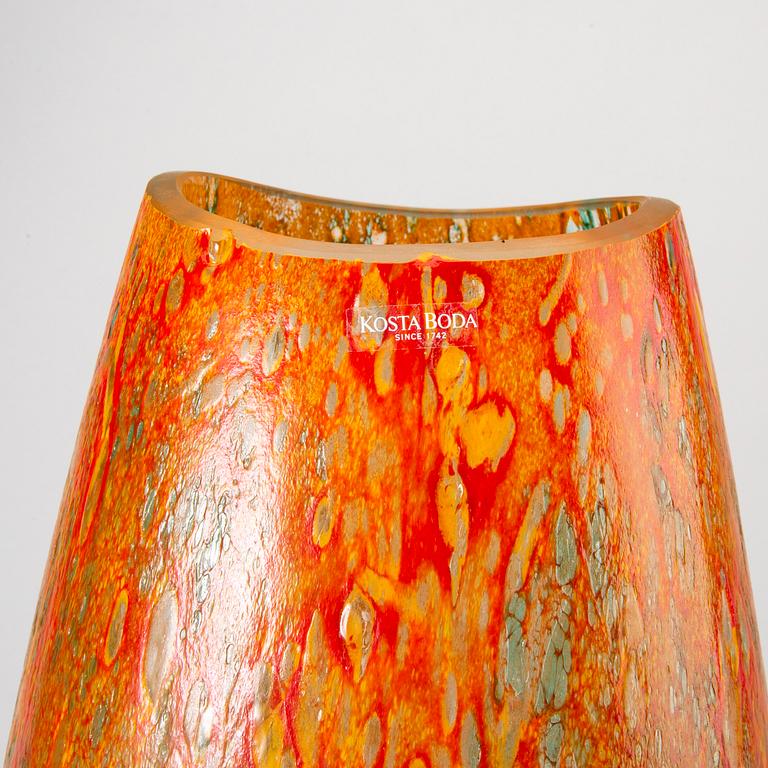 KJELL ENGMAN, a signed "Dino" glass Kosta Boda vase.