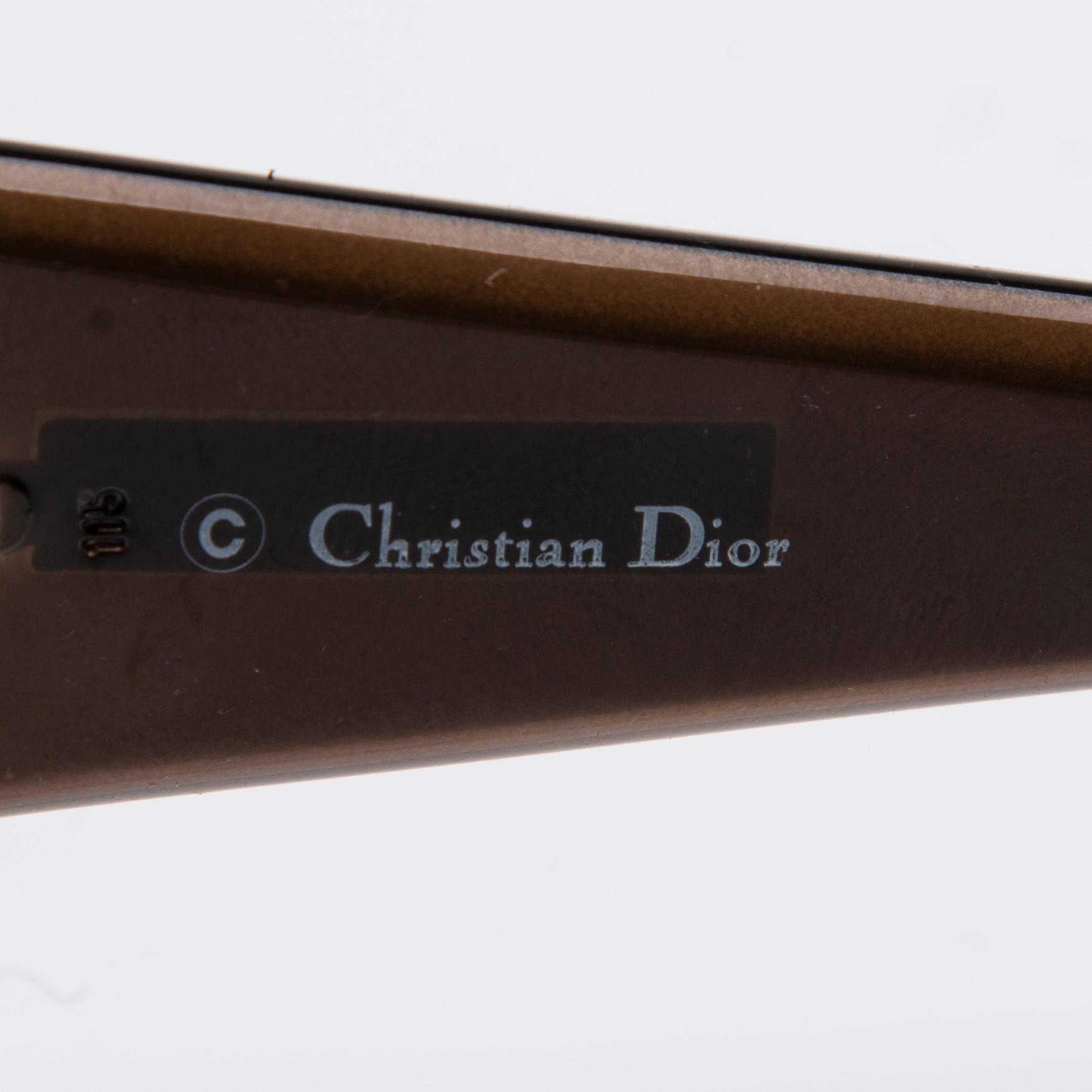 SOLGLASÖGON, Christian Dior.