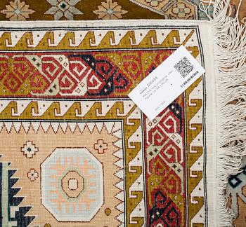 MATTA, old, orientalisk, silke, figural, ca 133 x 96 cm.