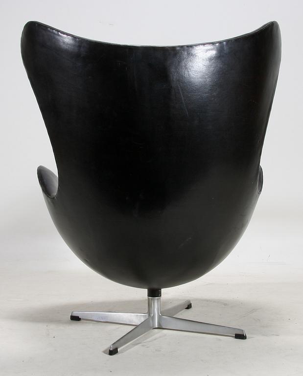 ARNE JACOBSEN, fåtölj "Ägget/Egg Chair", Fritz Hansen, Danmark, 1960-tal.