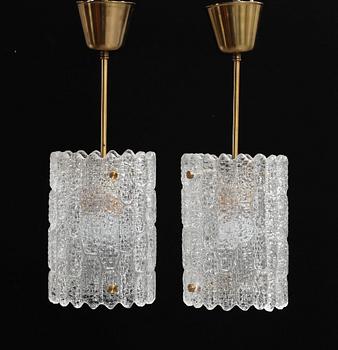 TAKLAMPOR, ett par. Glas, trol. Orrefors design Carl Fagerlund. H 49.