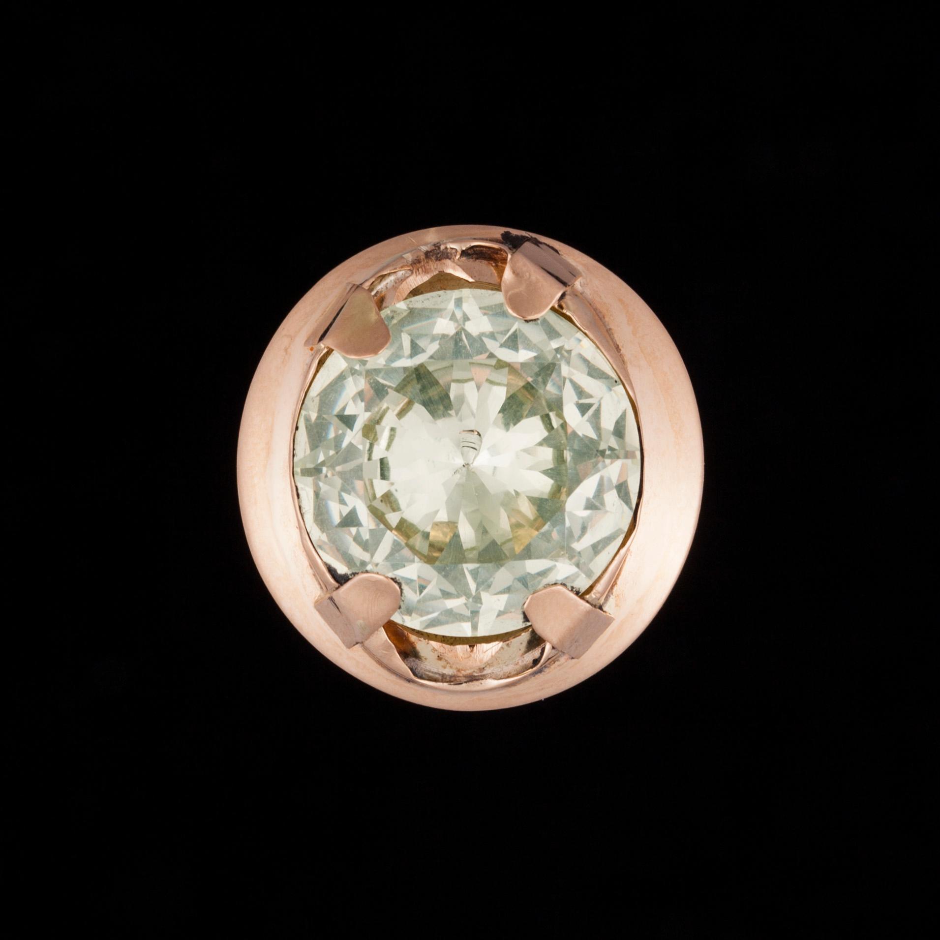 RING, 14K guld, syntetisk spinell, Korutuote 1974. Vikt 7,6 g.