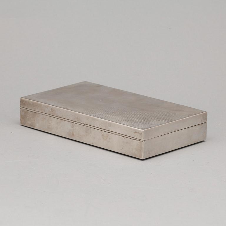CIGARRSKRIN, silver, otydlig stämpel, troligen Finland 1900-talets första hälft.Total vikt 480g (inklusive inredning m.m.