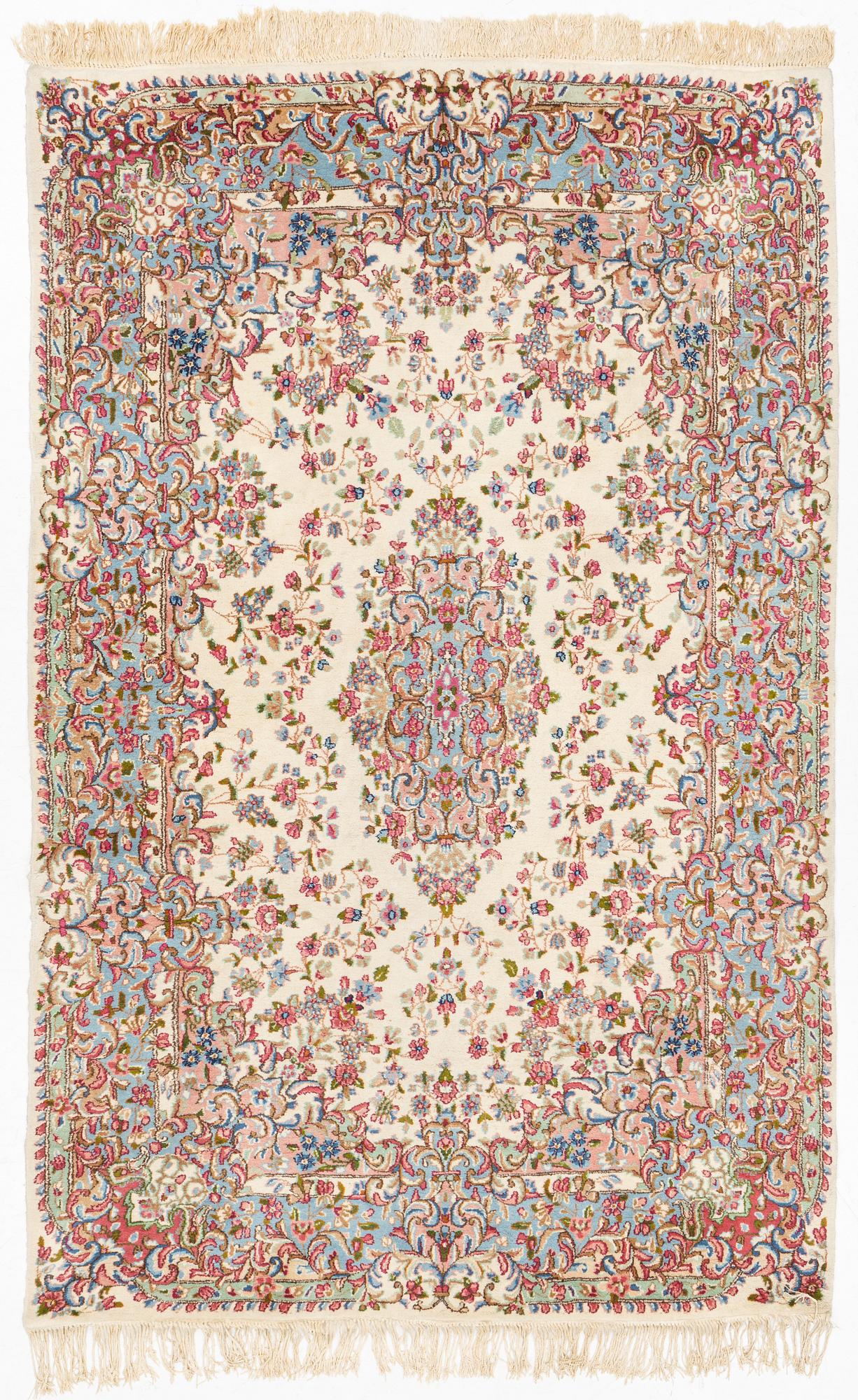 Matta, semiantik/old, Kirman, ca 263 x 174 cm.