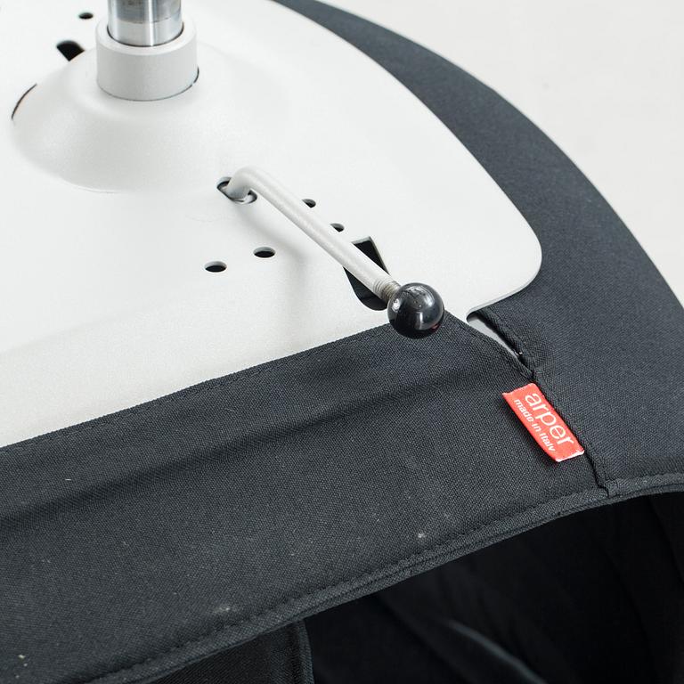 KONTORSSTOLAR, ett par, "Catifa", design Lievore Alther Molina, Arper, 2000-tal.