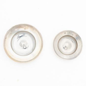 Plates, 2, silver, England, including William Comyns & Sons Ltd (Richard Comyns), London 1981.