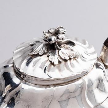 A Swedish 18th century silver tea-pot, mark of Jonas Thomasson Ronander, Stockholm 1769.