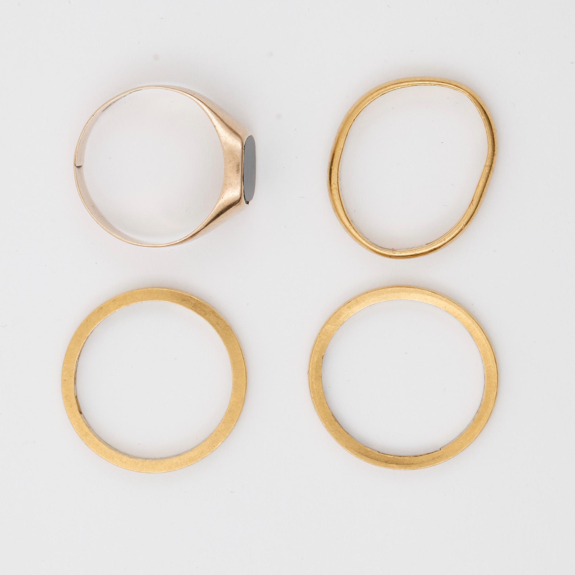 RINGAR, 4 st, bl.a. 18 karat guld. Total vikt ca 13,7 gram.