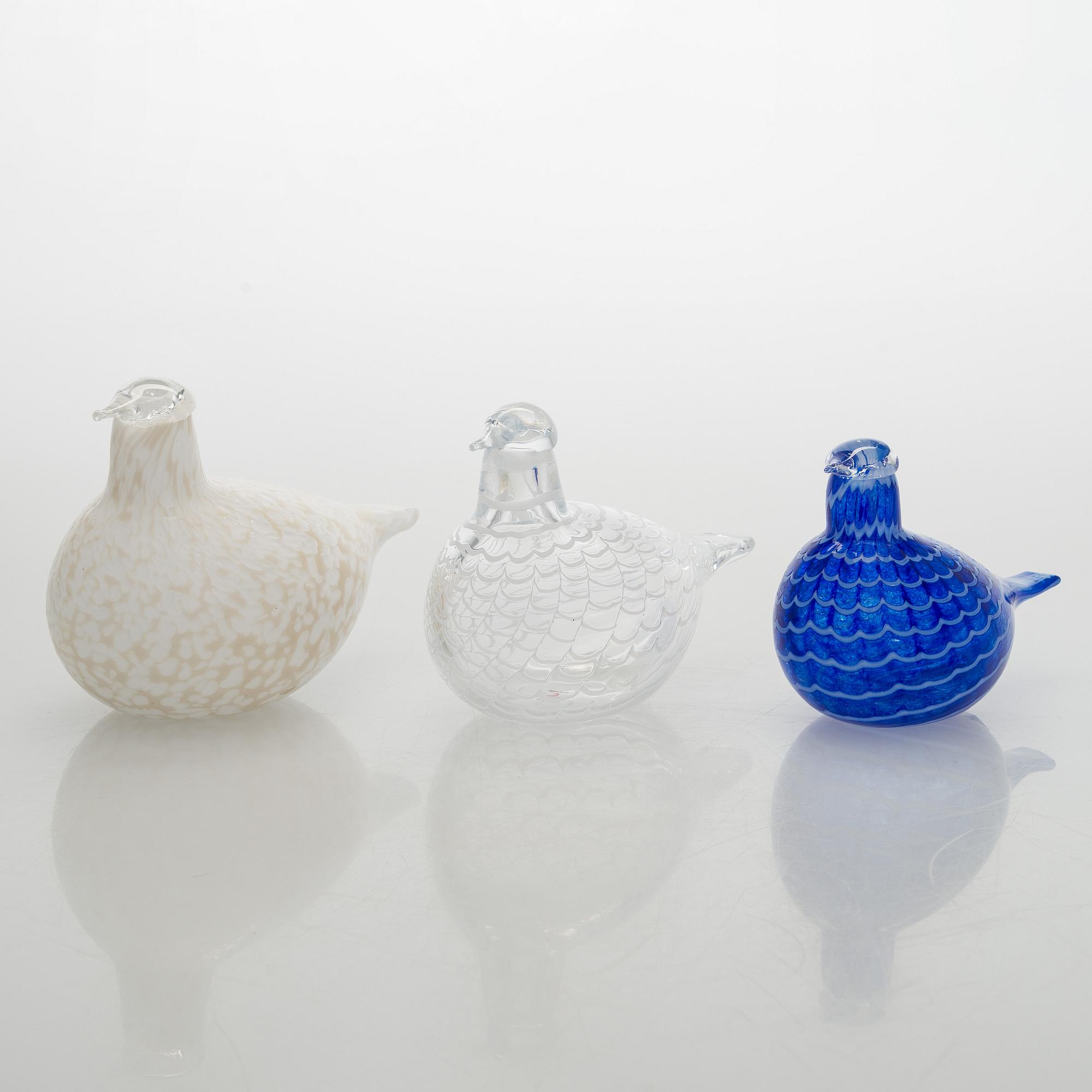 Oiva Toikka, A set of three glass birds, signed O. Toikka Iittala, Finland.