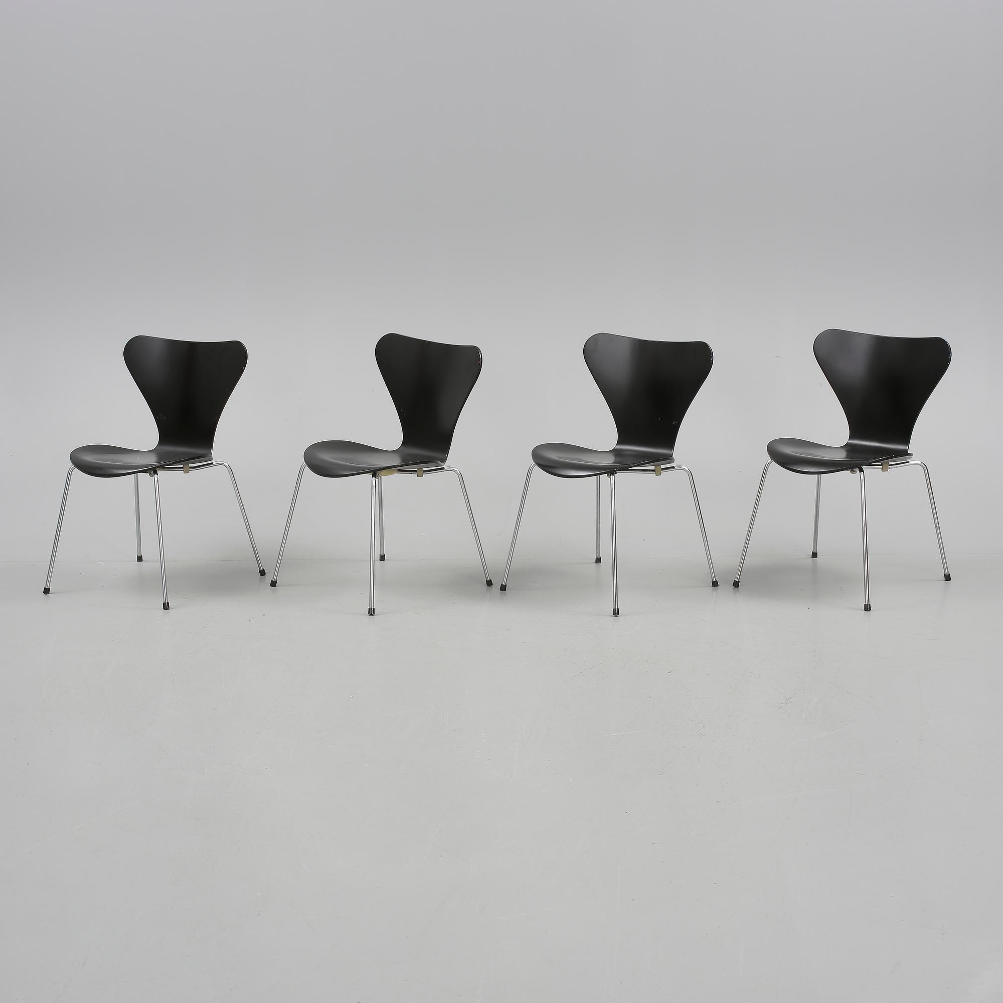 STOLAR, 4 st, "Sjuan" Arne Jacobsen för fritz hansen, Danmark.