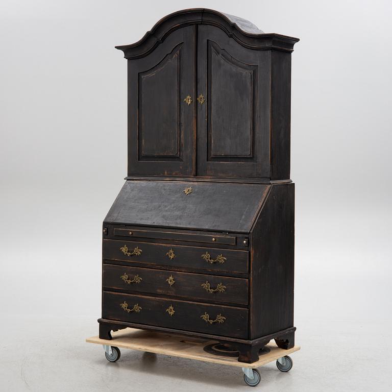 A writing cabinet, 18th/19th century.