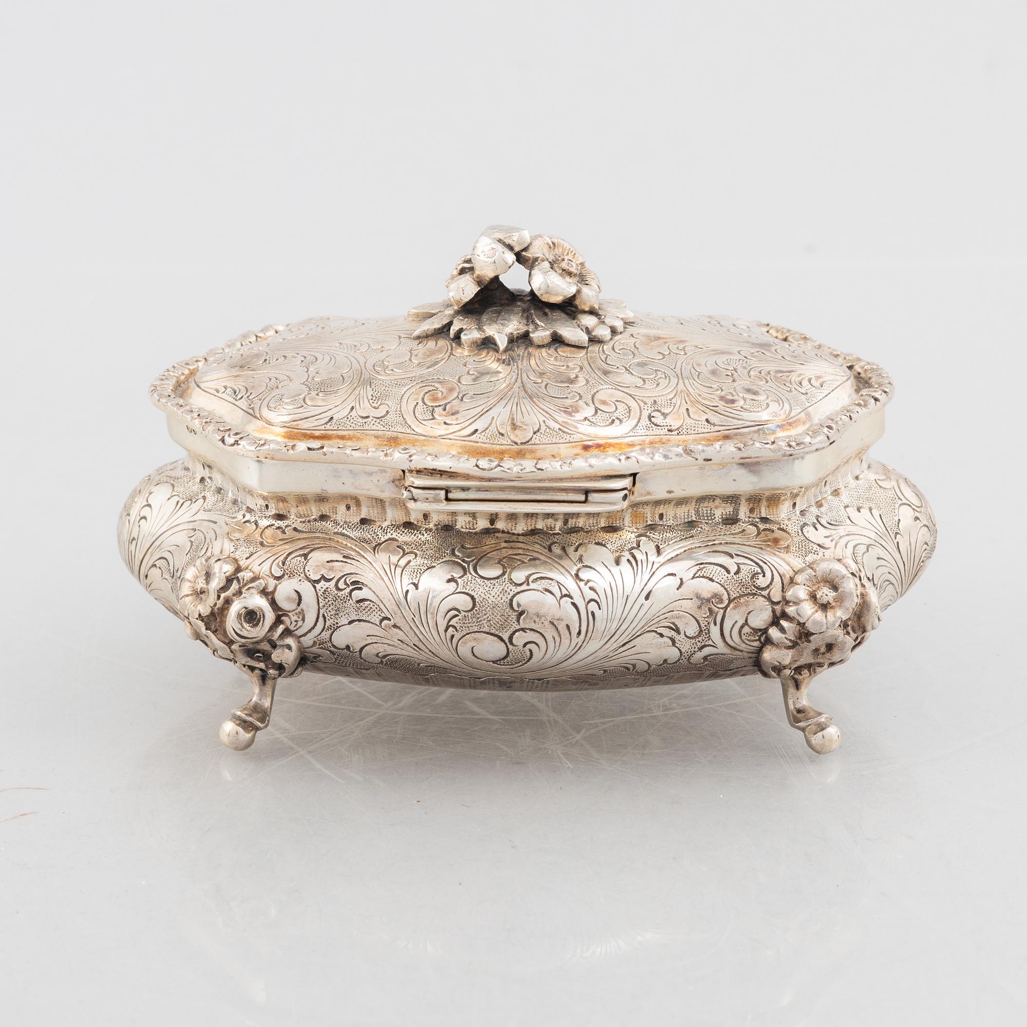 Sugar box, silver, Italy 1934-44, Swedish import mark.