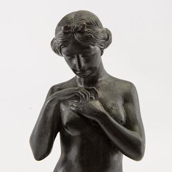 Dekorativ skulptur naken kvinna 1900-talets början.