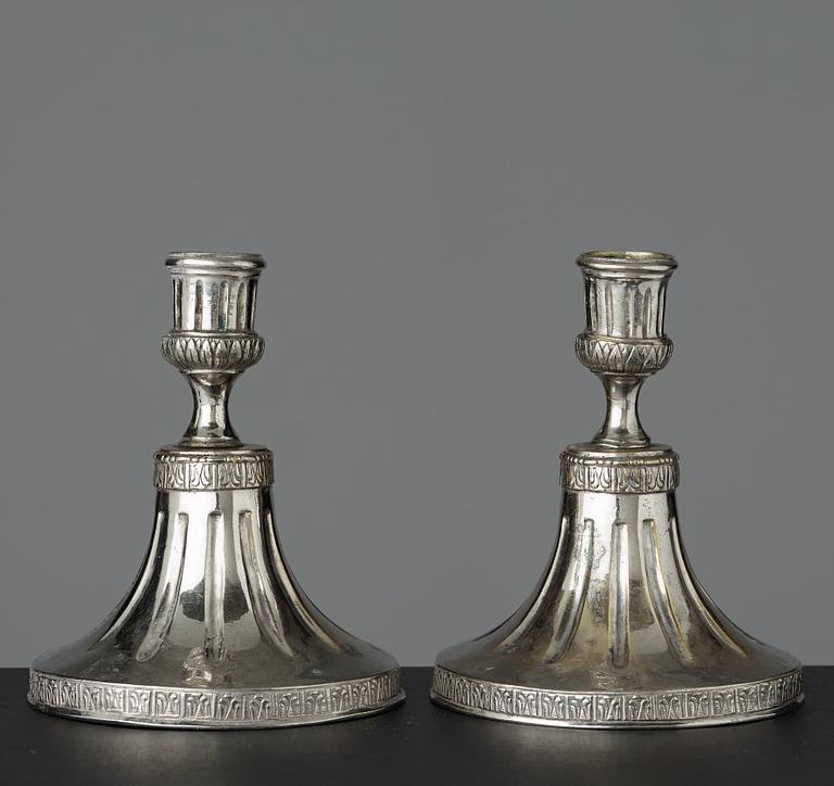 LJUSSTAKAR, ett par, gustavianska, 1700-talets slut.