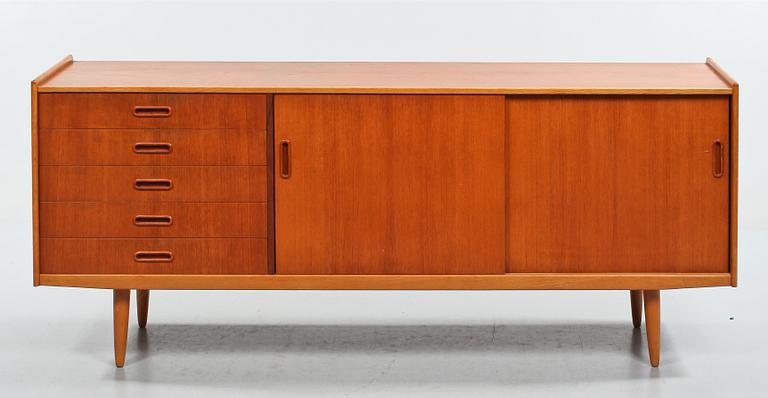 SIDEBOARD, 1900-talets tredje kvartal.