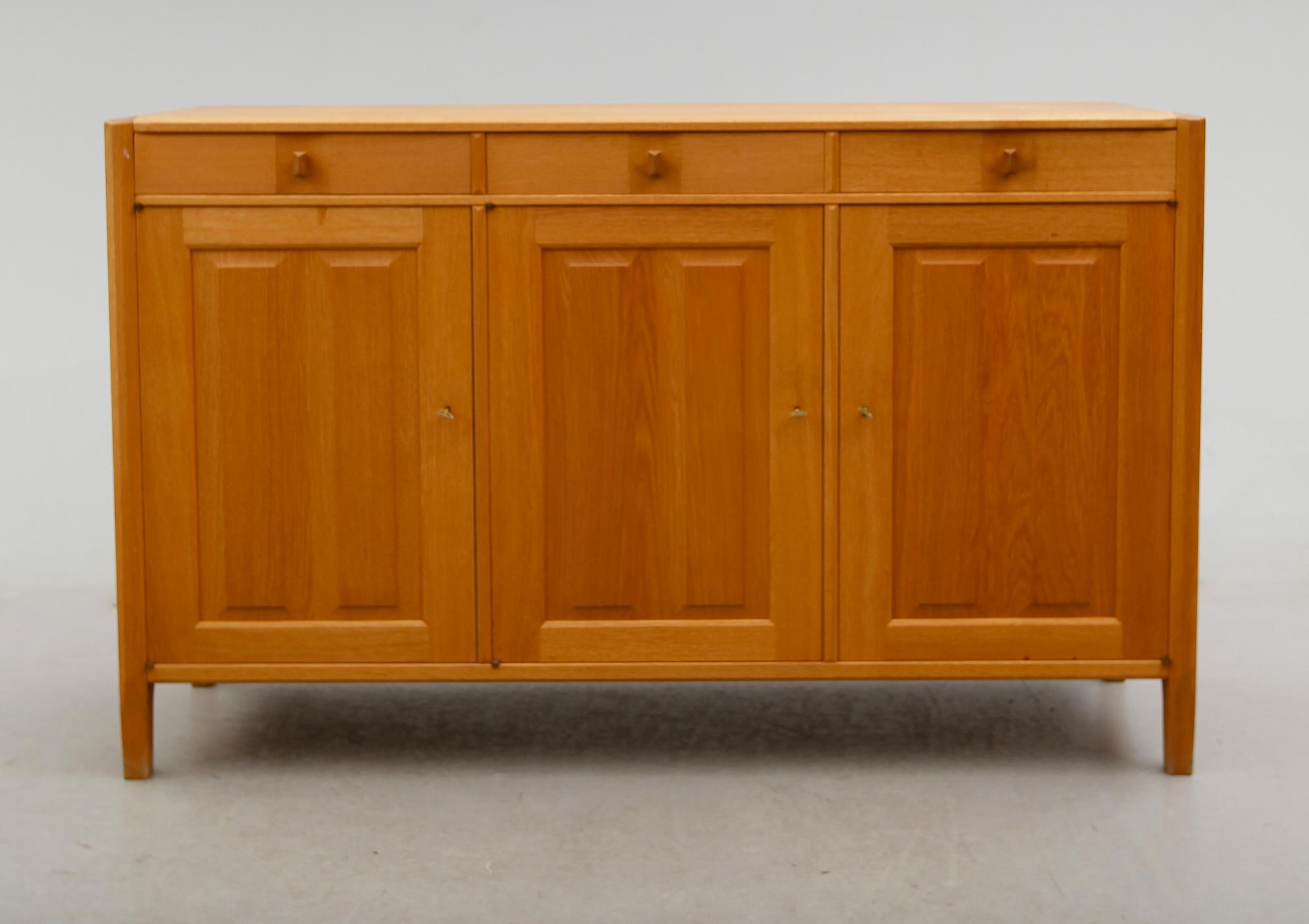 SIDEBOARD, Carl Malmsten, 1900-talets andra hälft.