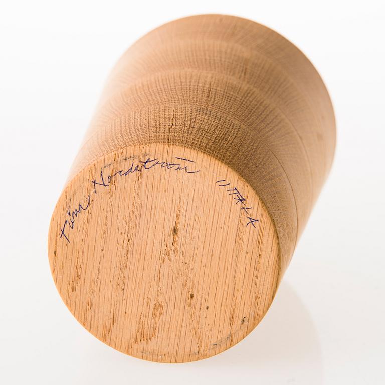TIINA NORDSTRÖM, veistos, "Keltakaktus", signeerattu Tiina Nordström Iittala 1992.