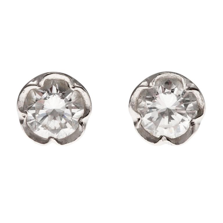 EARRINGS, 18K white gold, brilliant cut diamonds c. 0.50 ct. H/vs. Herbert Tillander 1977-80.