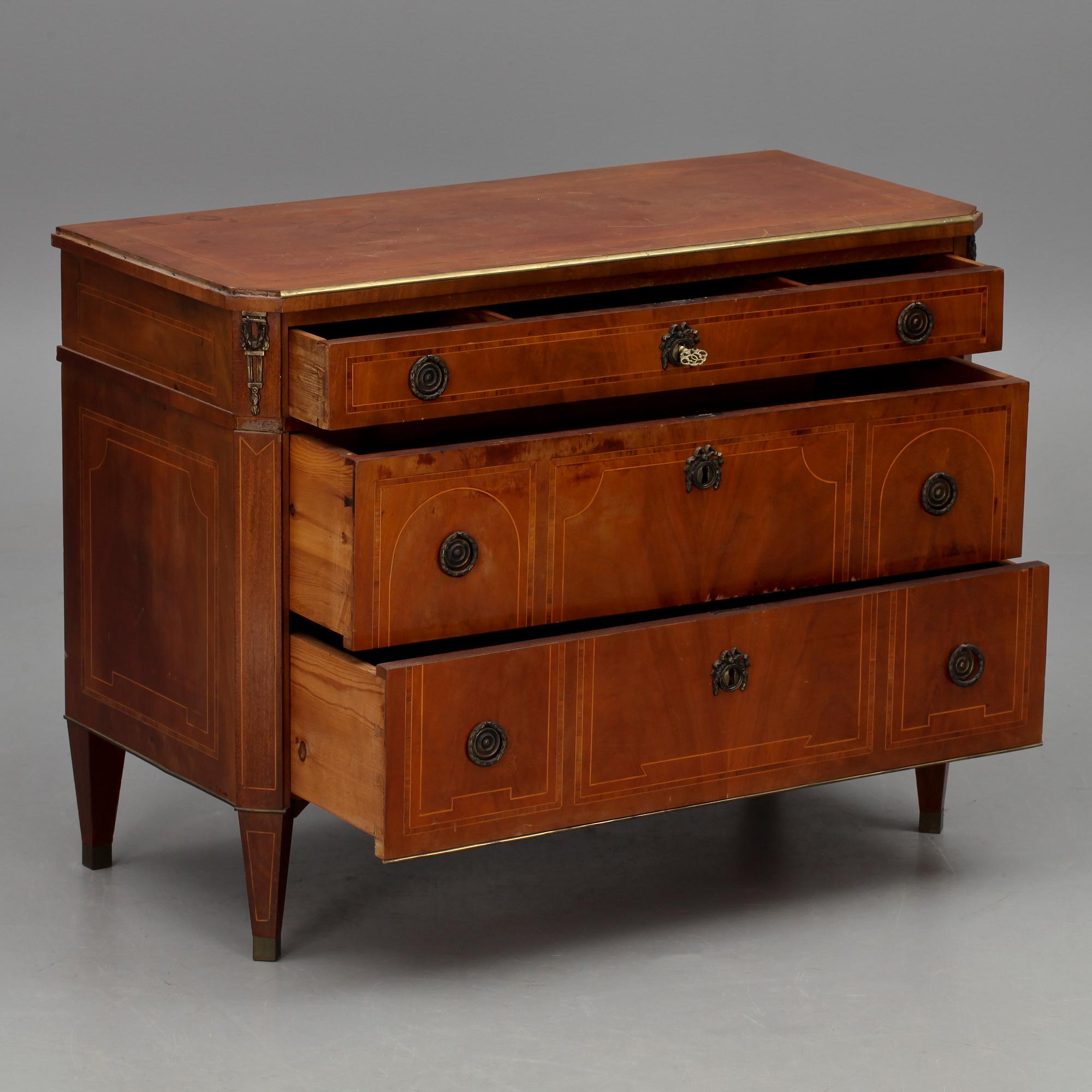 BYRÅ, gustaviansk stil, 1800-tal.