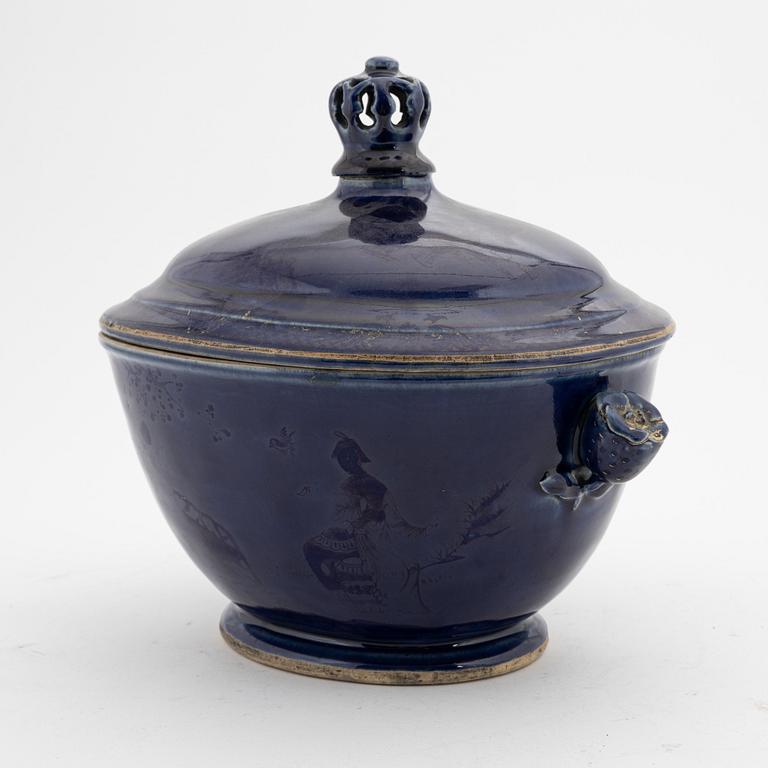 A underglaze blue tureen with cover, Qing dynasty, 18th Century.