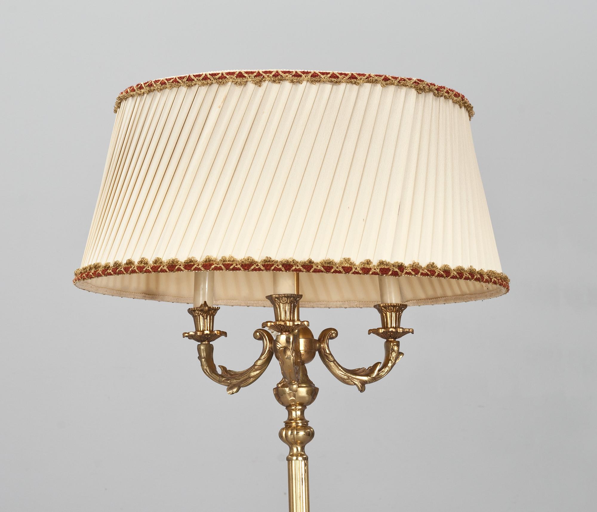 GOLVLAMPA, 1900-tal.