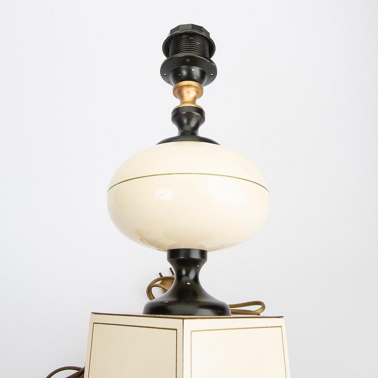 Bordslampor ett par "Jennins" Maison Le Dauphin Frankrike sent 1900-tal.