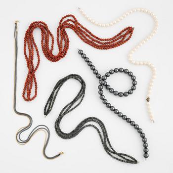 Ole Lynggaard, 5 necklaces.