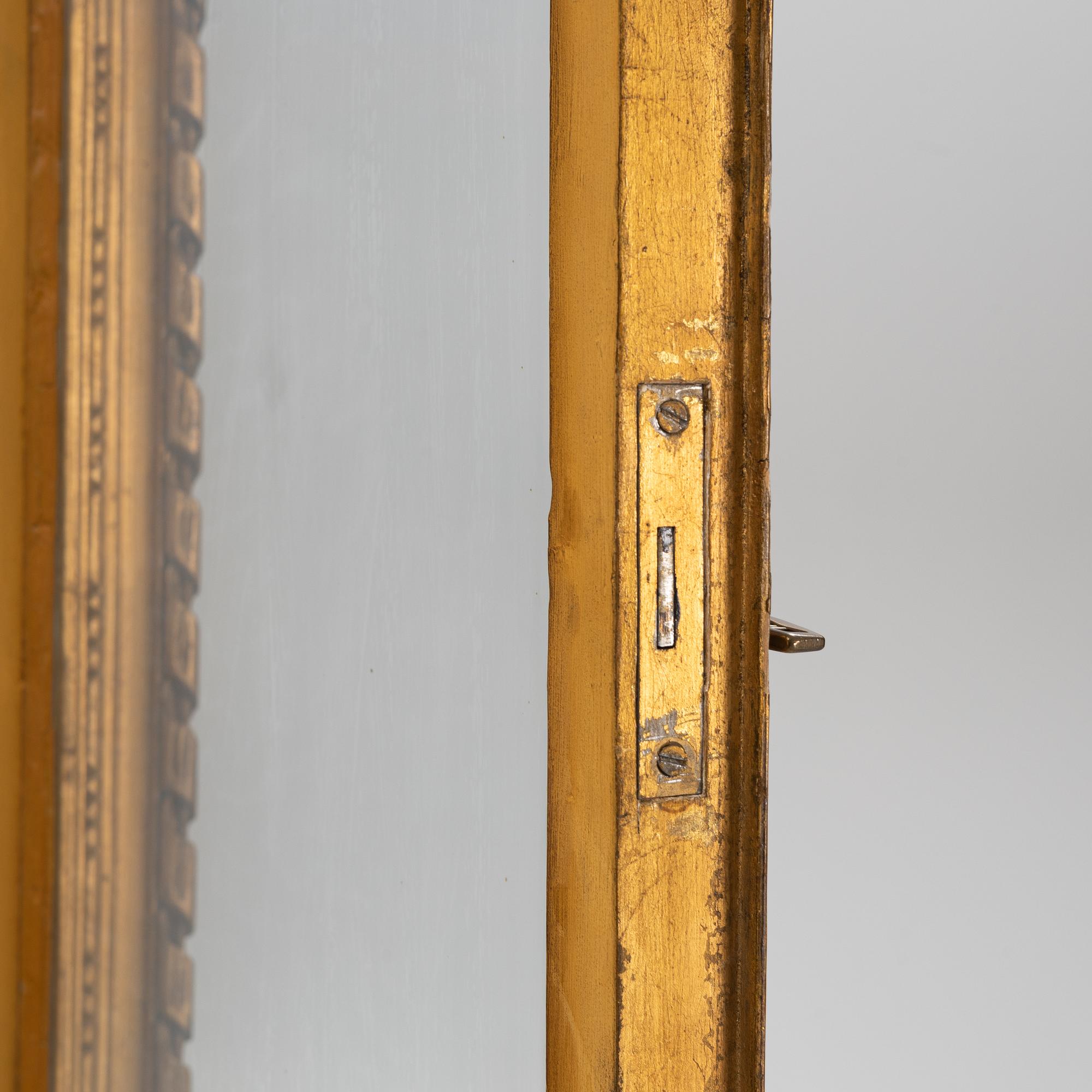Vitrinskåp, Louis XVI stil, 1900-talets första hälft.